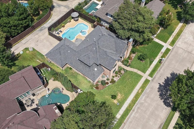 2121 Clearspring Drive S, Irving TX 75063 - Photo 37