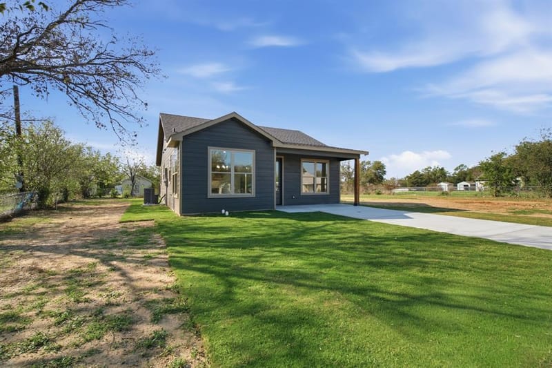 414 E Belknap Street, Jacksboro TX 76458 - Photo 3