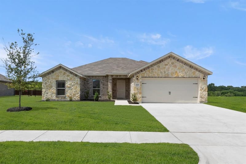 2613 River Bank Drive, Burleson TX 76028 - Photo 2