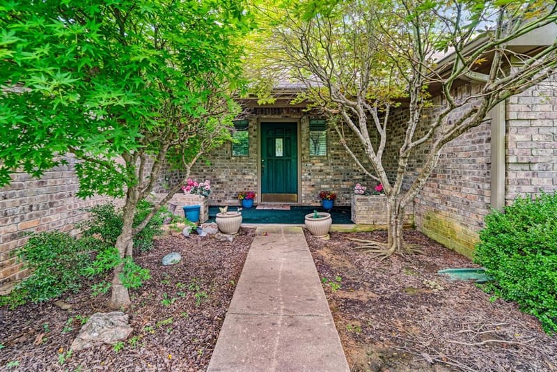 570 N Center, Blossom TX 75416 - Photo 3