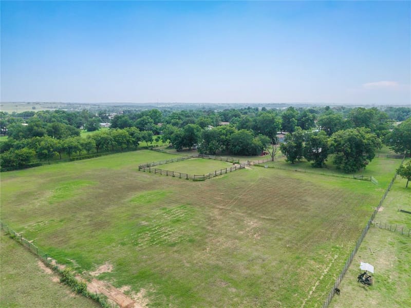 304 N Victor Street, Comanche TX 76442 - Photo 23