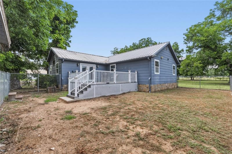 304 N Victor Street, Comanche TX 76442 - Photo 16