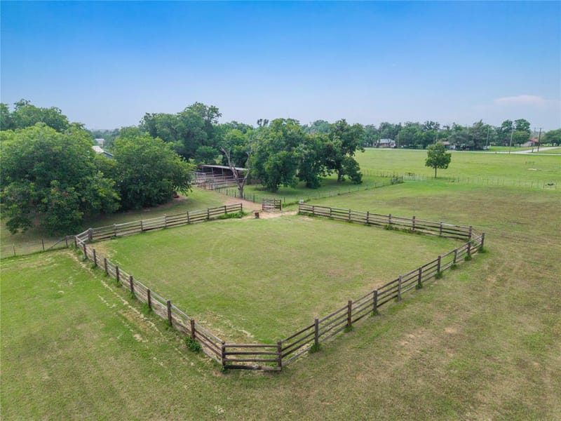304 N Victor Street, Comanche TX 76442 - Photo 22