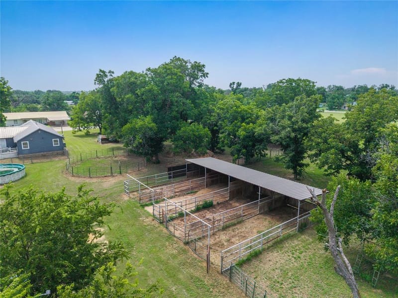 304 N Victor Street, Comanche TX 76442 - Photo 20