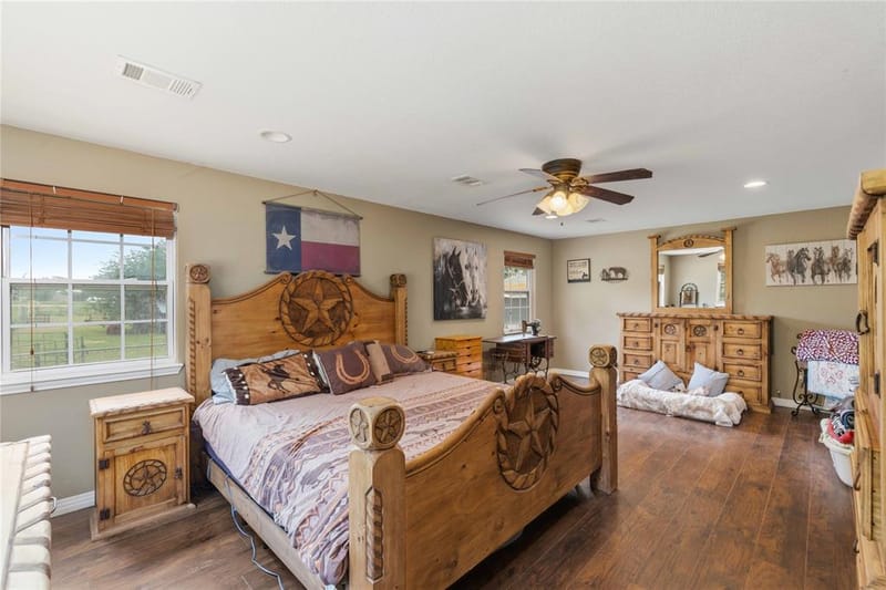 304 N Victor Street, Comanche TX 76442 - Photo 9