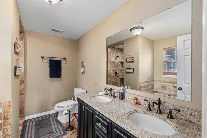 304 N Victor Street, Comanche TX 76442 - Photo 10