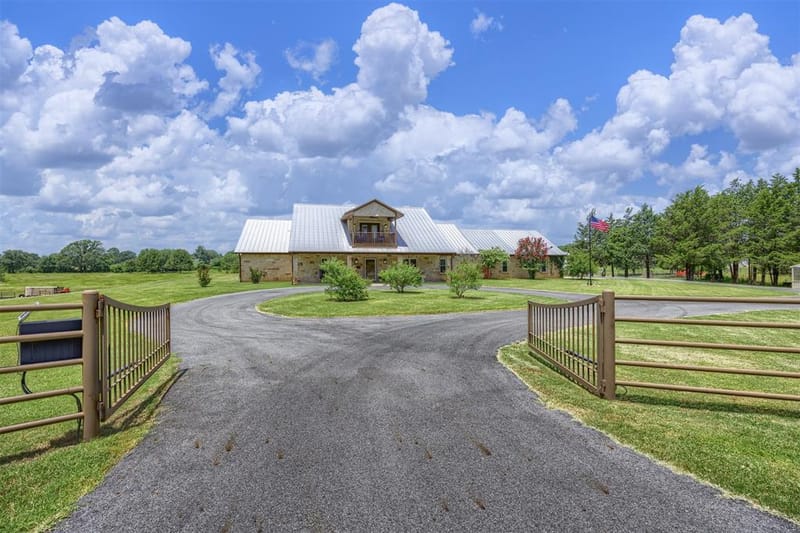 1131 Harvey Lane, Denison TX 75020 - Photo 2