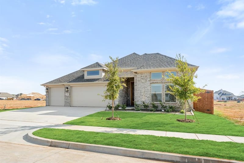125 Ponce De Leon Drive, Granbury TX 76048 - Photo 3