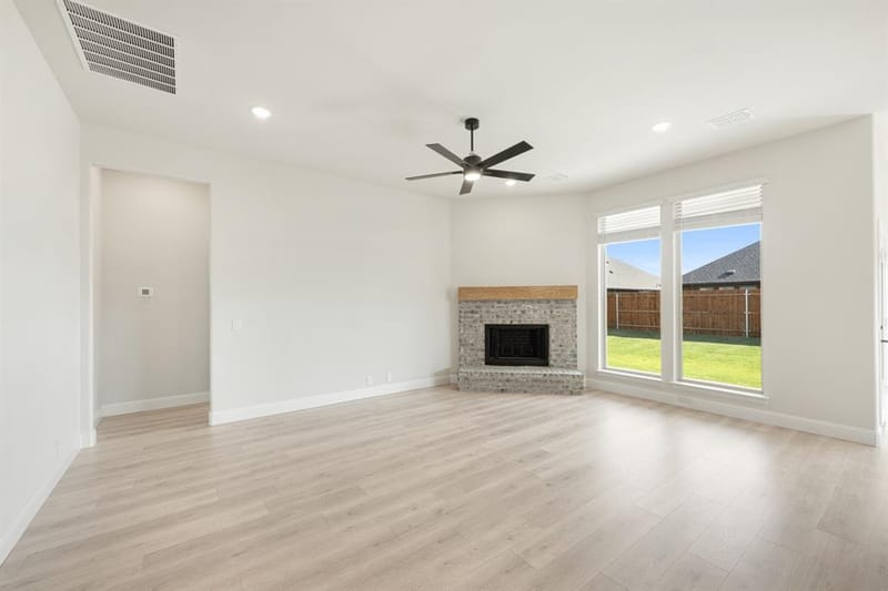 125 Ponce De Leon Drive, Granbury TX 76048 - Photo 8