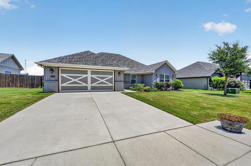 218 Rees Avenue, Godley TX 76044 - Photo 2