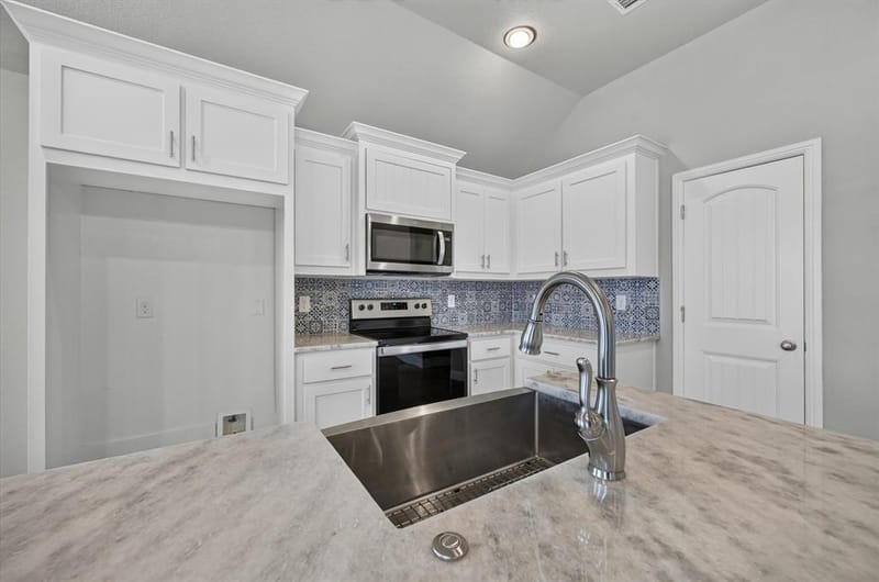218 Rees Avenue, Godley TX 76044 - Photo 7