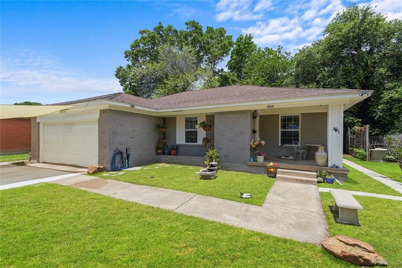 9209 Palisade Drive, Dallas TX 75217 - Photo 3