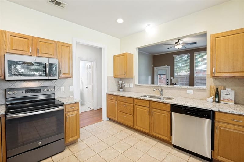 4252 Sun Creek Court, Plano TX 75093 - Photo 13