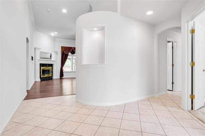3401 Ledbetter Court, Arlington TX 76001 - Photo 2