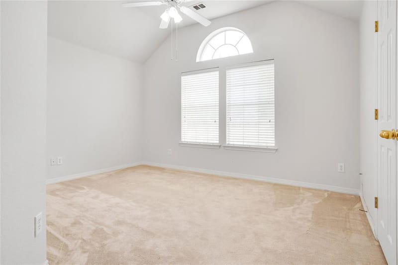 3401 Ledbetter Court, Arlington TX 76001 - Photo 13