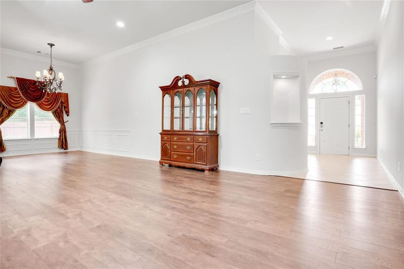 3401 Ledbetter Court, Arlington TX 76001 - Photo 3