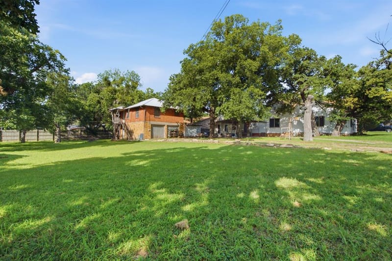 324 W Ross Avenue, De Leon TX 76444 - Photo 20