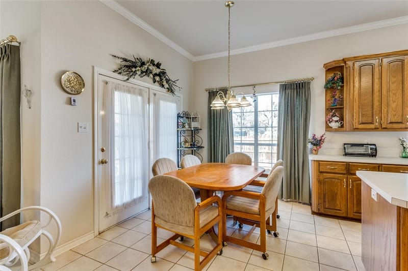 345 Huggins Drive, Springtown TX 76082 - Photo 10