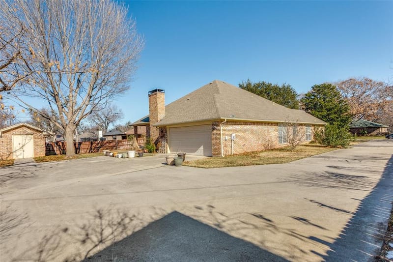 345 Huggins Drive, Springtown TX 76082 - Photo 25
