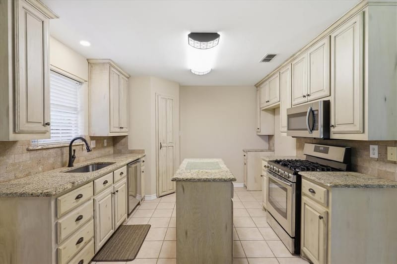 605 Maple Drive, Pilot Point TX 76258 - Photo 17