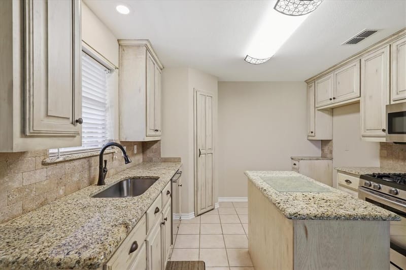 605 Maple Drive, Pilot Point TX 76258 - Photo 18