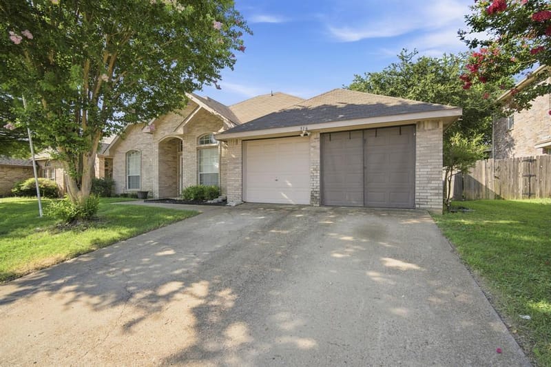 316 Willow Creek Lane, Glenn Heights TX 75154 - Photo 6