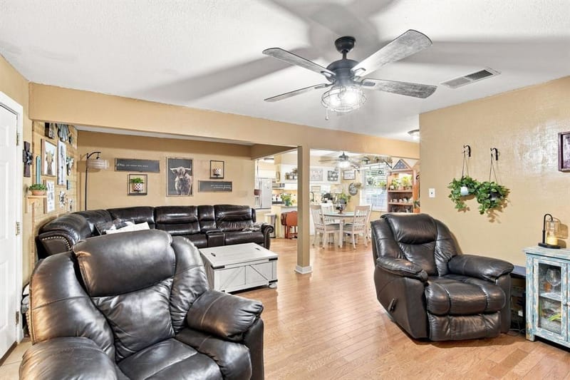 300 Pebble Creek Lane, Red Oak TX 75154 - Photo 8