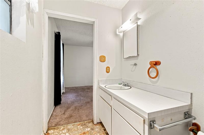 504 E Roosevelt Avenue, Whitney TX 76692 - Photo 16