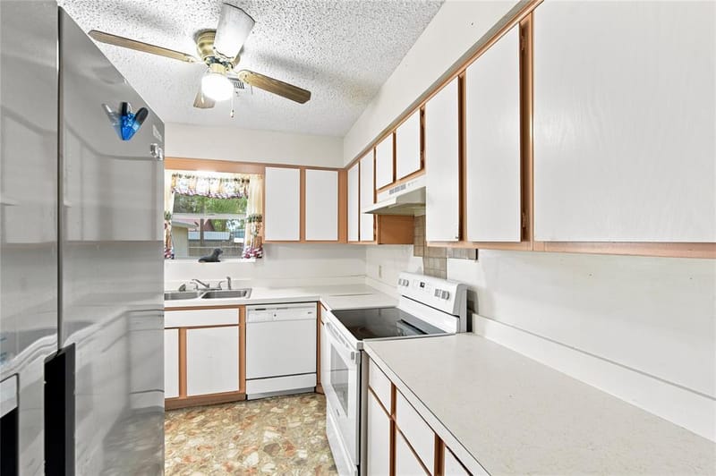 504 E Roosevelt Avenue, Whitney TX 76692 - Photo 9