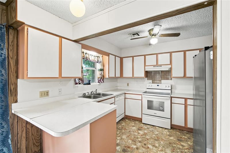 504 E Roosevelt Avenue, Whitney TX 76692 - Photo 8