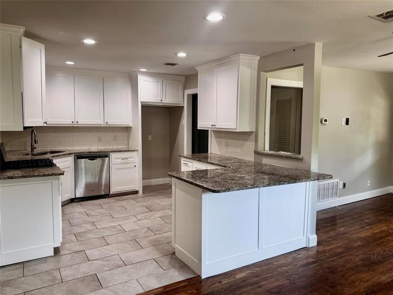 4657 Selkirk Drive, Fort Worth TX 76109 - Photo 6