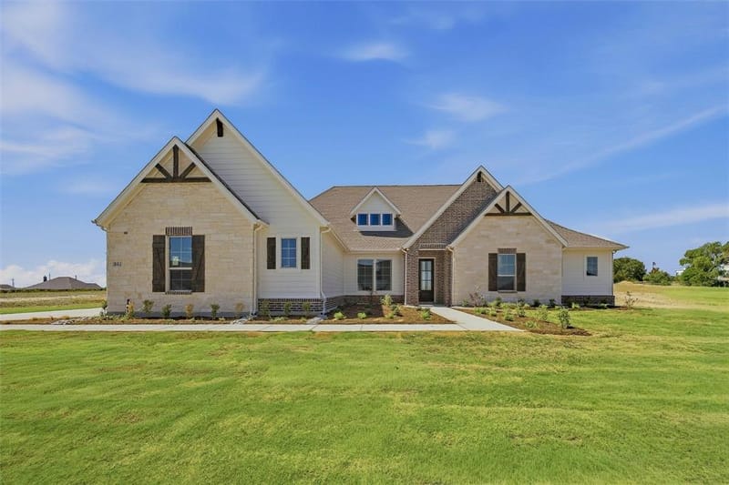 802 Westover Drive, Van Alstyne TX 75495 - Photo 2
