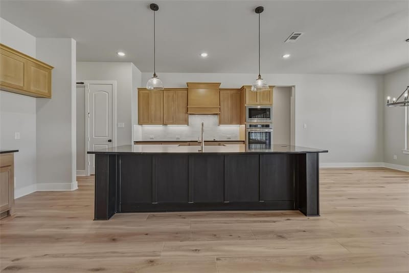 802 Westover Drive, Van Alstyne TX 75495 - Photo 9