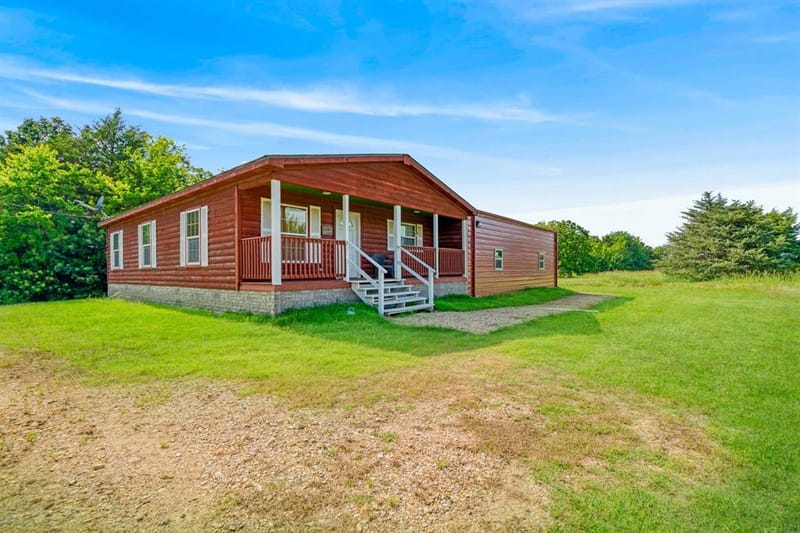 1101 County Road 2810, Honey Grove TX 75446 - Photo 2