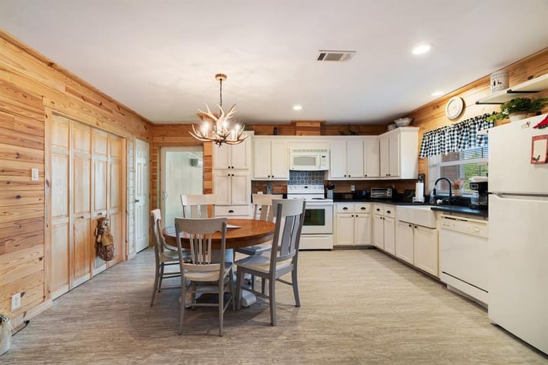 1101 County Road 2810, Honey Grove TX 75446 - Photo 7