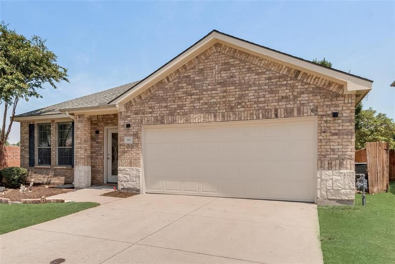 3901 Pitchstone Drive, McKinney TX 75070 - Photo 6