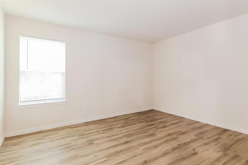 1120 W Owing Street, Denison TX 75020 - Photo 9