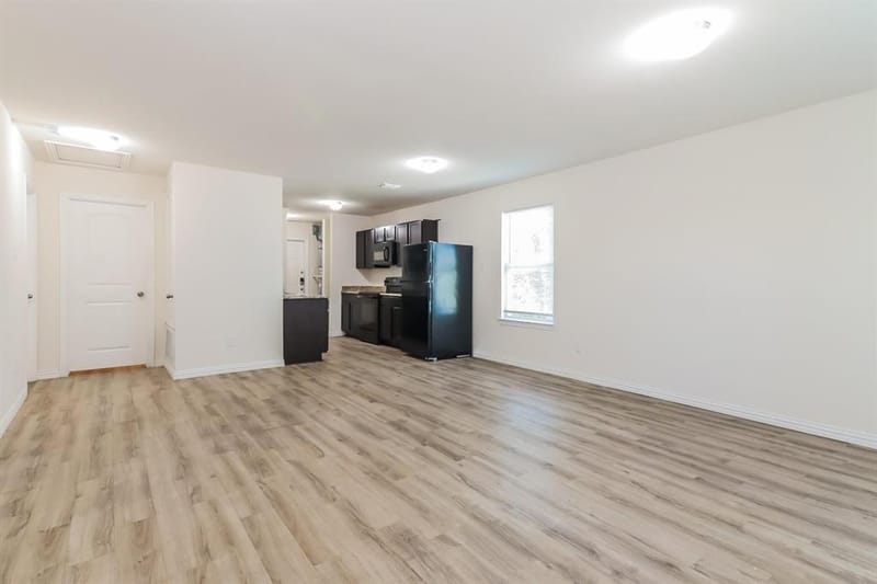 1120 W Owing Street, Denison TX 75020 - Photo 4