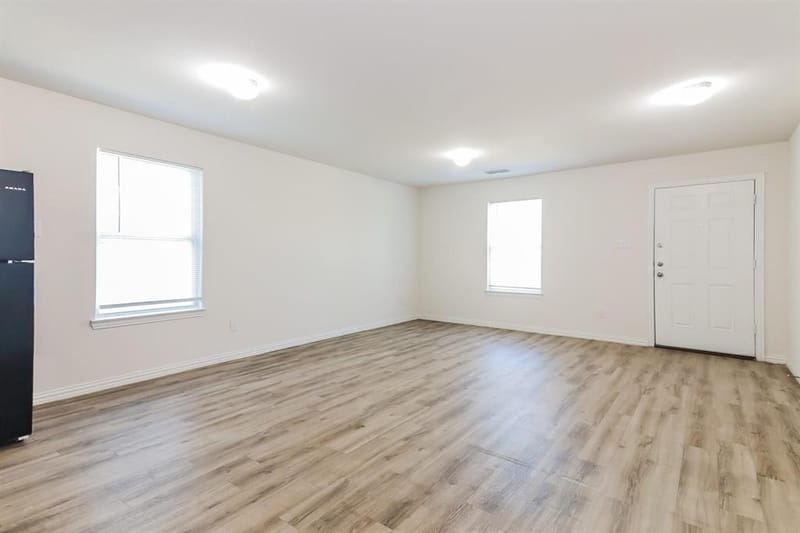 1120 W Owing Street, Denison TX 75020 - Photo 8