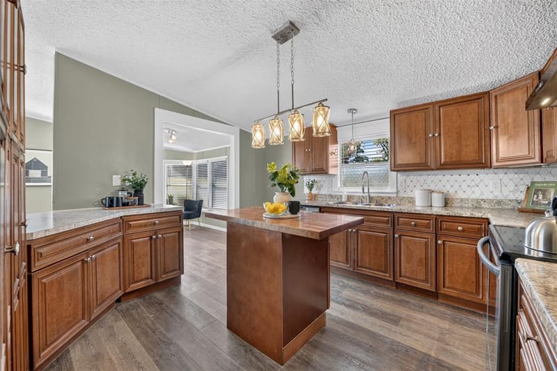 449 Big Salty Drive, Springtown TX 76082 - Photo 8