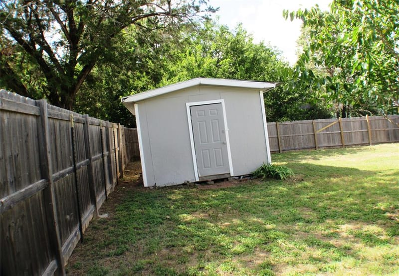 2208 Beverly Drive, Granbury TX 76048 - Photo 10