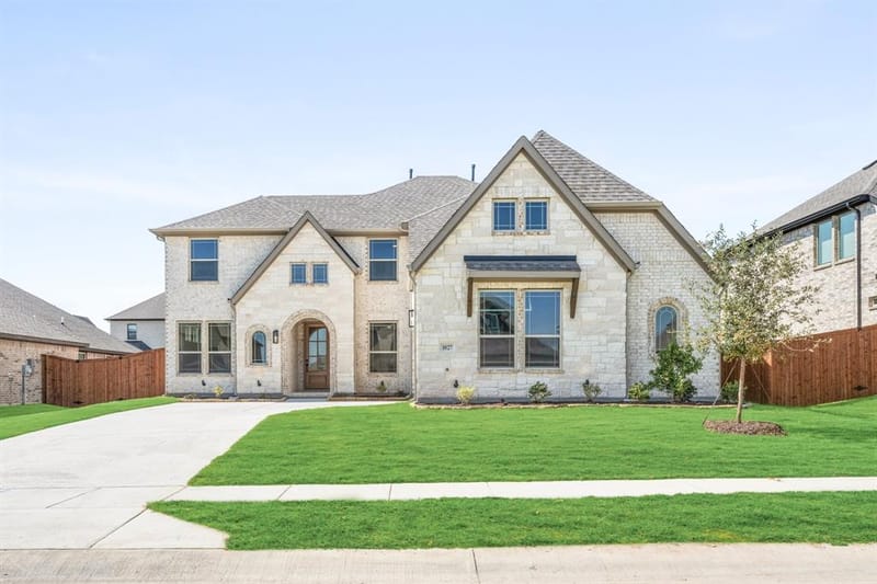 1027 Emerald Trace Drive, Justin TX 76247 - Photo 2