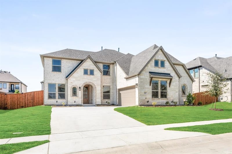 1027 Emerald Trace Drive, Justin TX 76247 - Photo 3