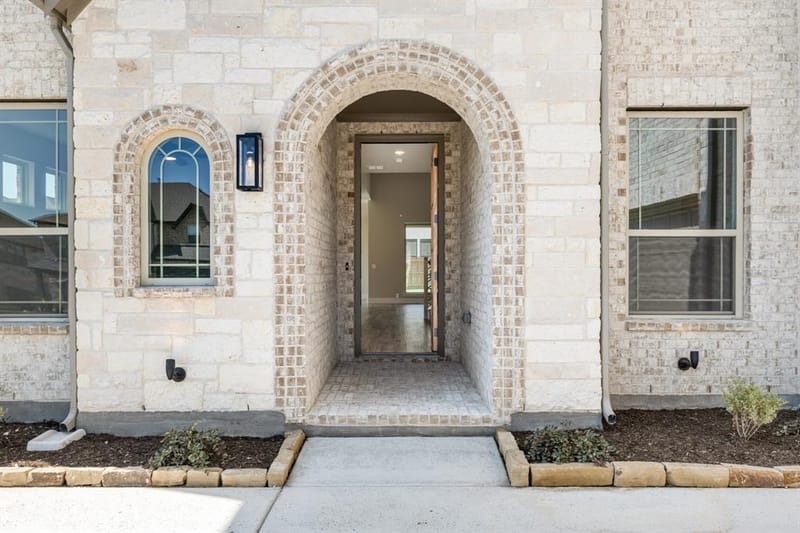 1027 Emerald Trace Drive, Justin TX 76247 - Photo 4