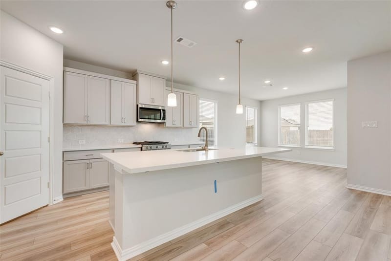 512 Marcus Lane, Crowley TX 76036 - Photo 2