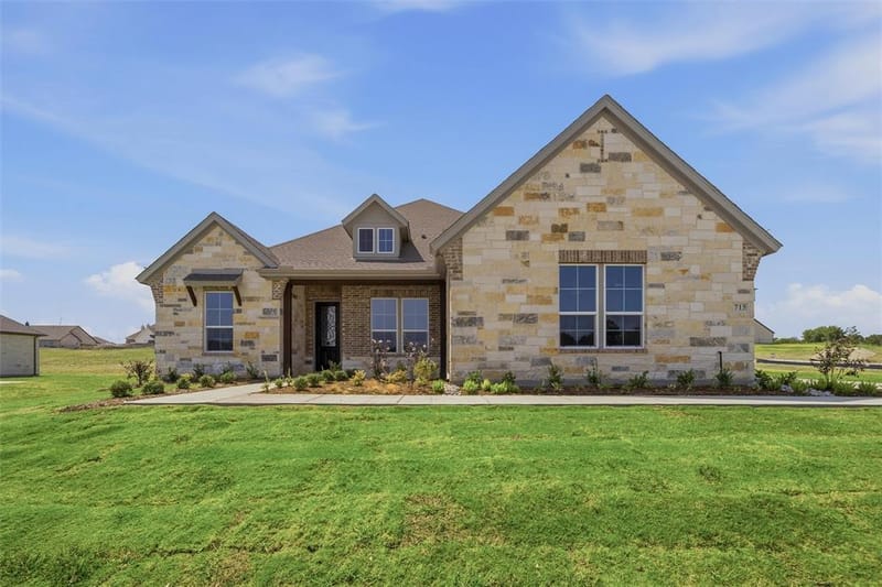 715 Water Side Drive, Van Alstyne TX 75495 - Photo 2