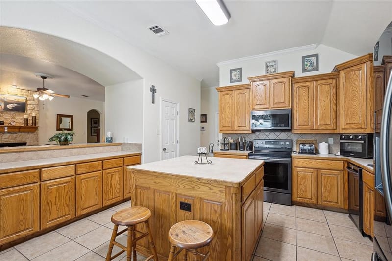 568 Willowview Drive, Saginaw TX 76179 - Photo 13