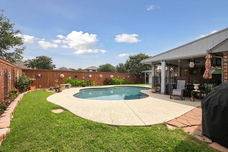 568 Willowview Drive, Saginaw TX 76179 - Photo 32
