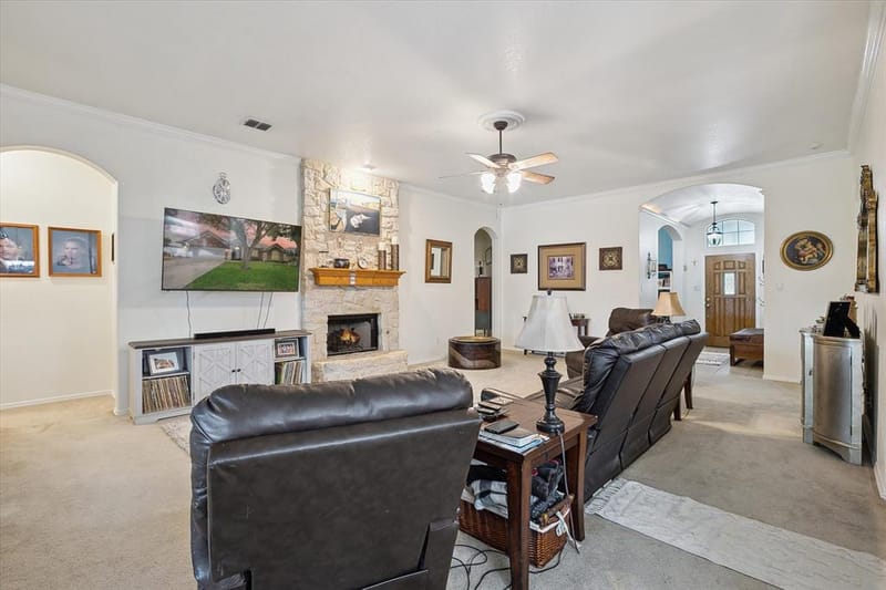 568 Willowview Drive, Saginaw TX 76179 - Photo 9