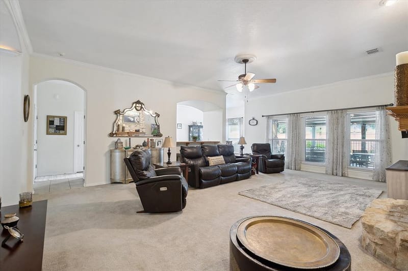 568 Willowview Drive, Saginaw TX 76179 - Photo 10